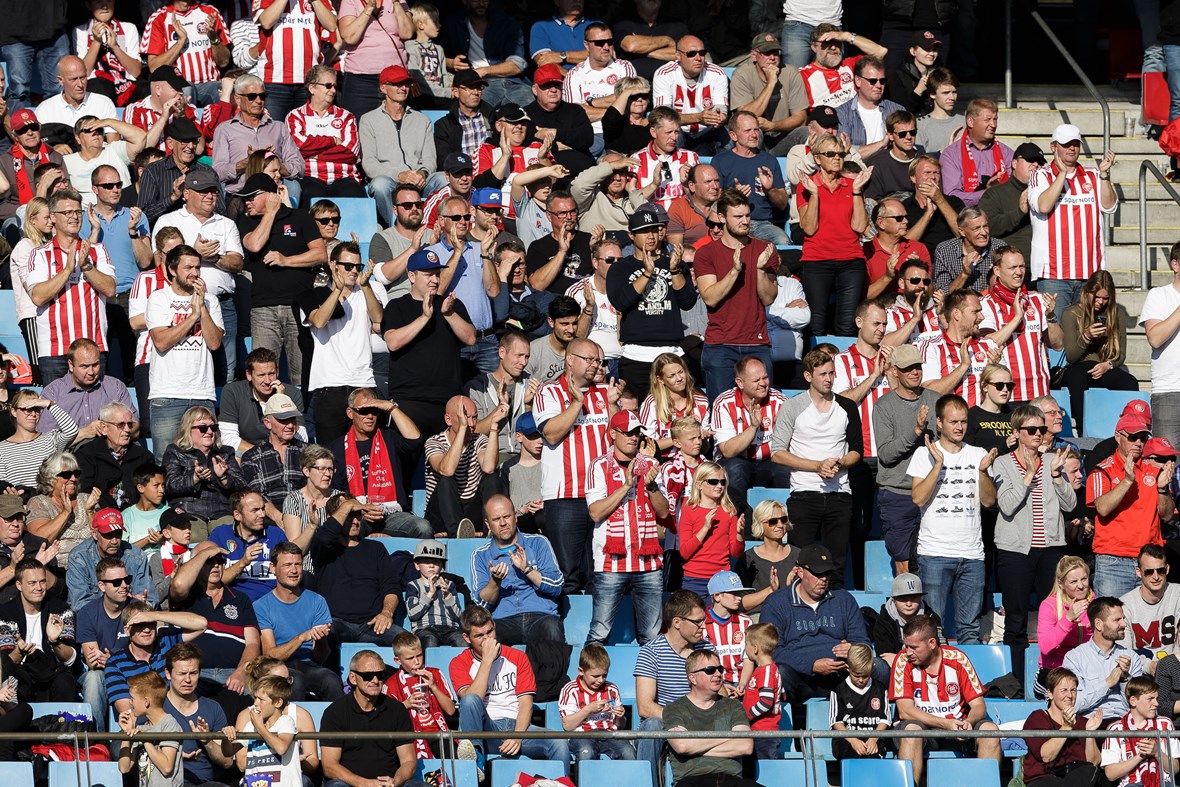 Cup Final Fans Highlight Distancing Issues