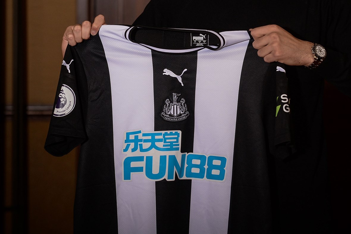 Newcastle extend shirt sponsorship deal