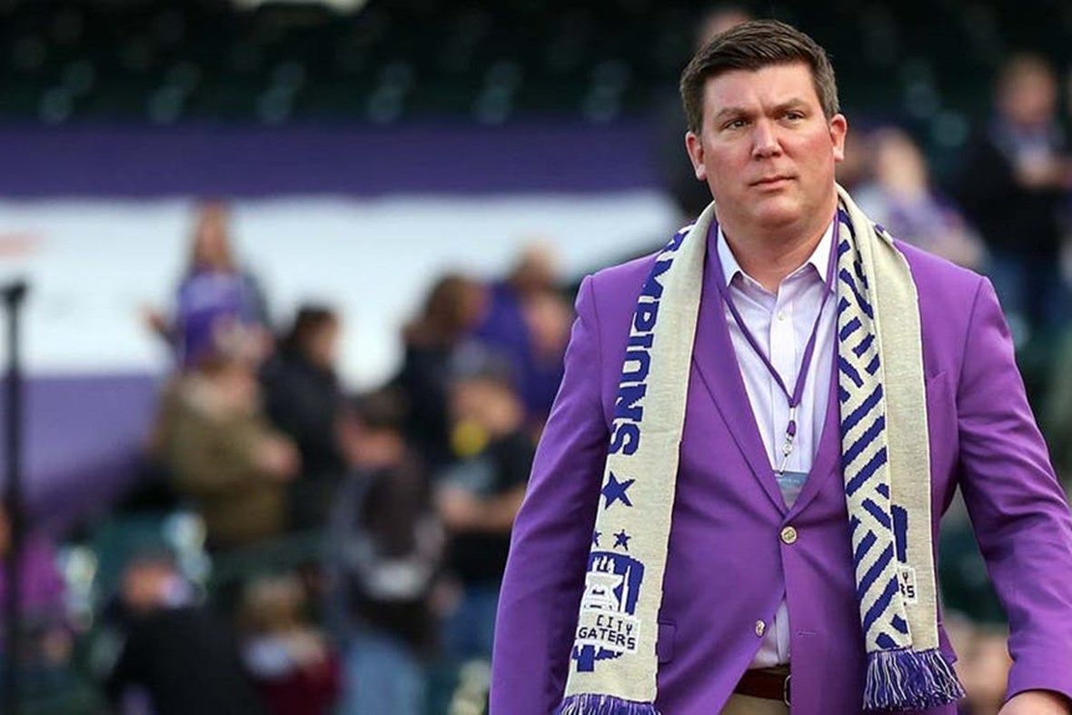 Estes steps down as Racing Louisville president