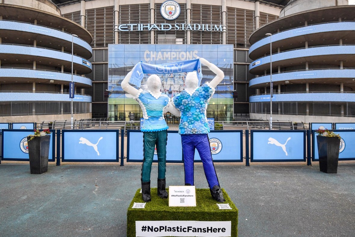 Manchester City & Heineken Collaborate To Remove Plastic Fans