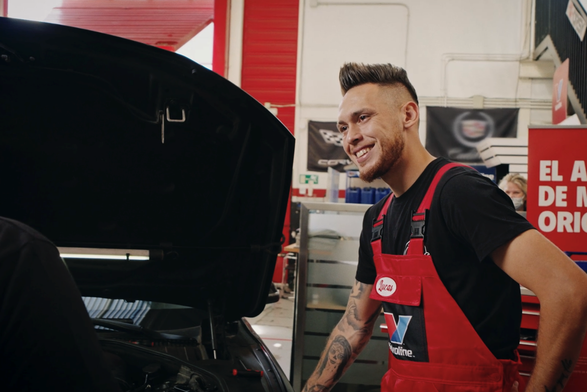 SEVILLA FC PLAYERS STAR IN NEW CONTENT SERIES FROM FOOTBALLCO IN VALVOLINE PARTNERSHIP